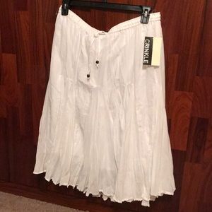 NWT Dress Barn Westport PXL white crinkle skirt